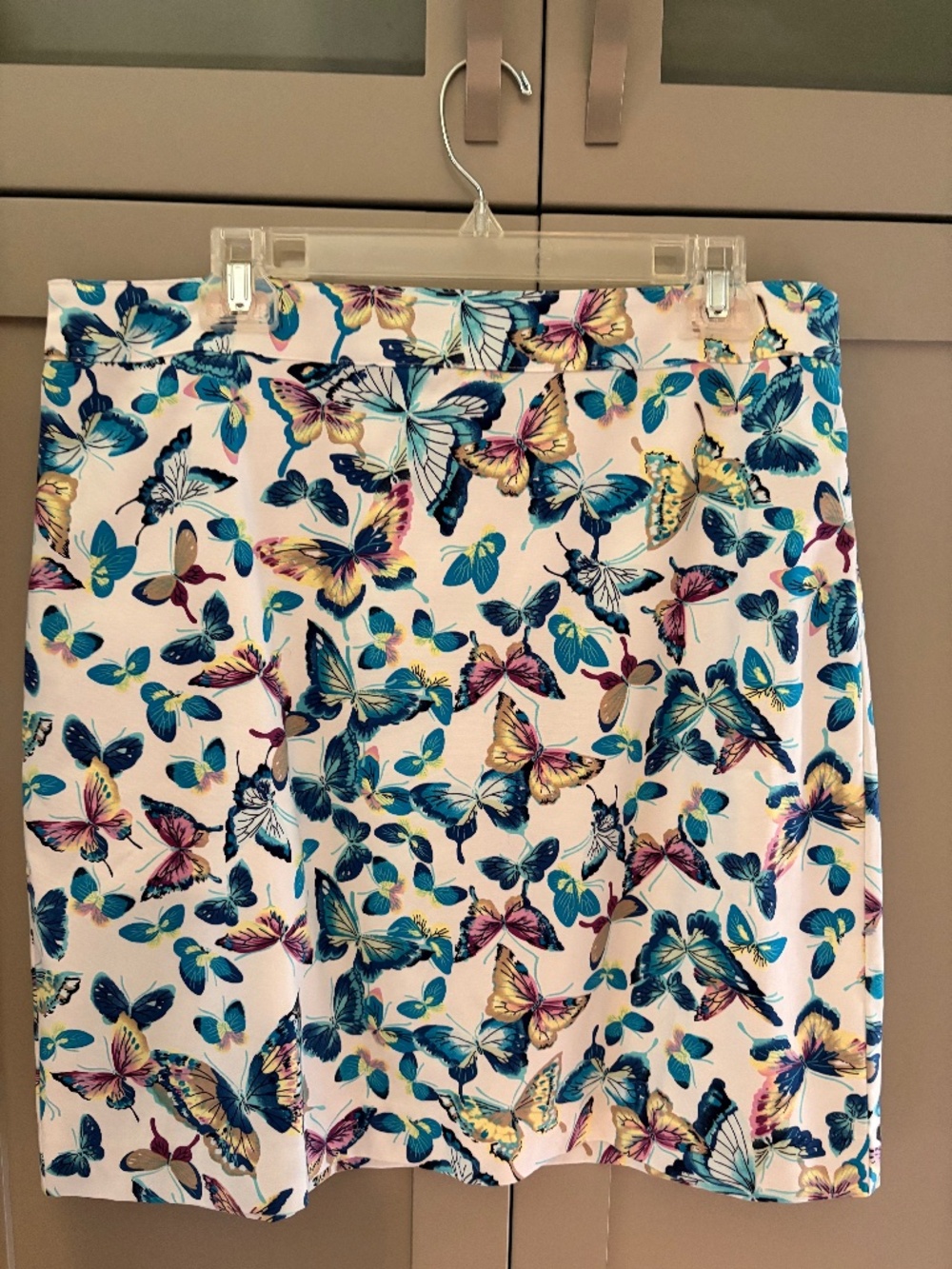 Talbots NWT Pencil Skirt - Size 12, side zip, fully lined. Butterfly Print